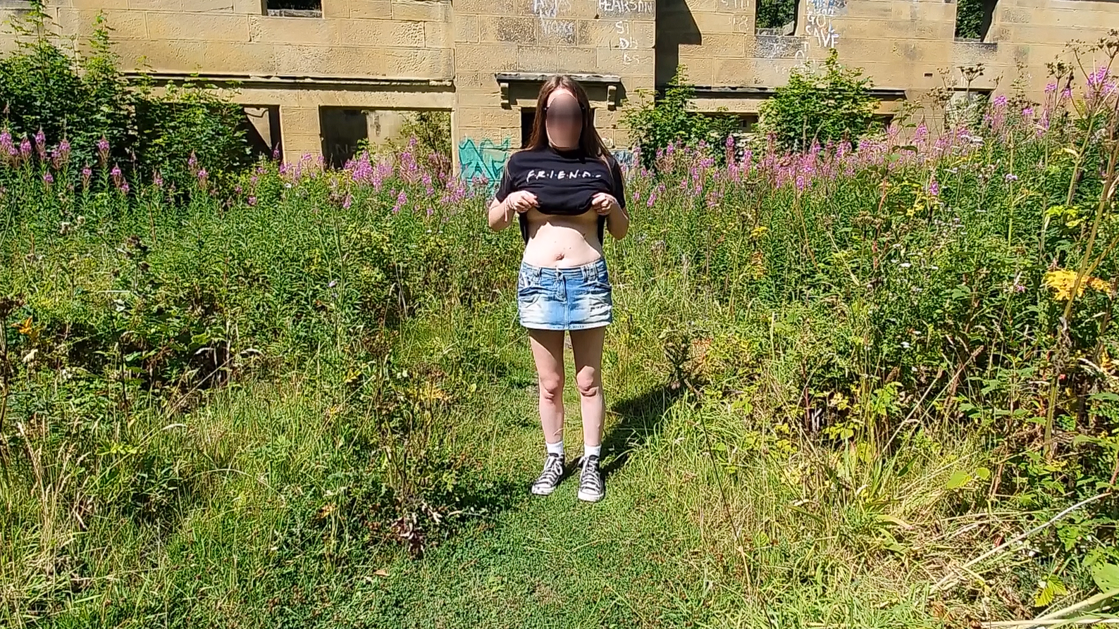 I love flashing my tits